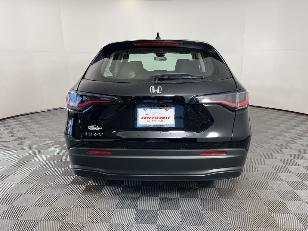 2025 Honda HR-V LX 8