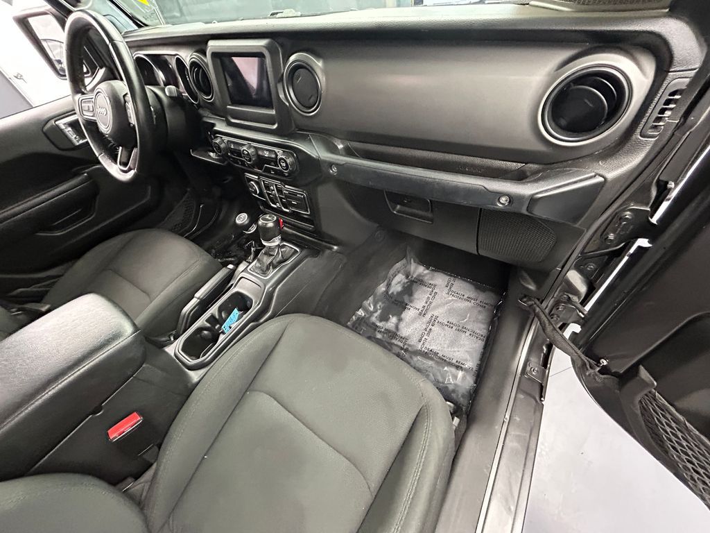 Used 2022 Granite Crystal Metallic Clearcoat Jeep Sport image 36