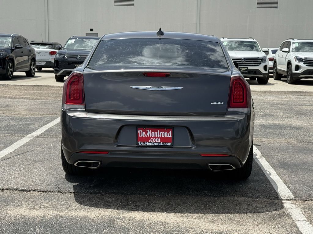 2019 Chrysler 300 Touring - 5