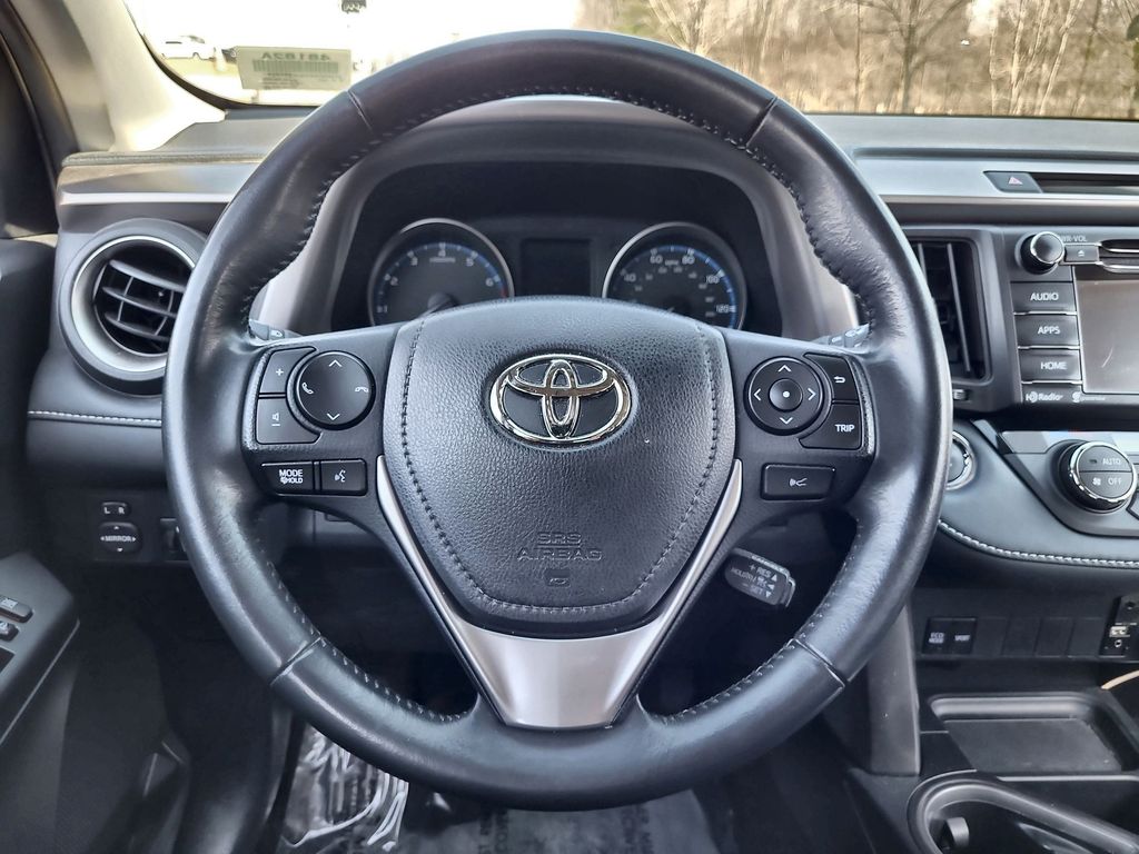 2018 Toyota RAV4 XLE 13