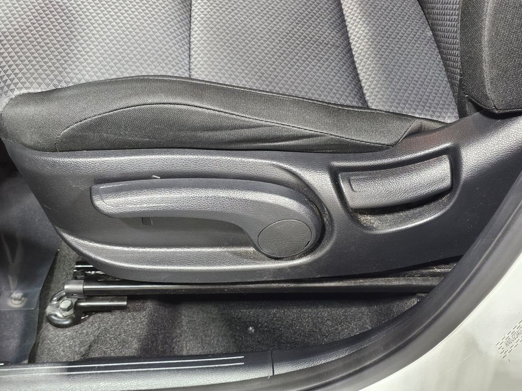 Used 2023 White Kia LX image 21