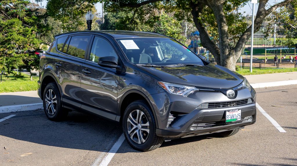 Used 2018 Toyota RAV4 LE 4D Sport Utility