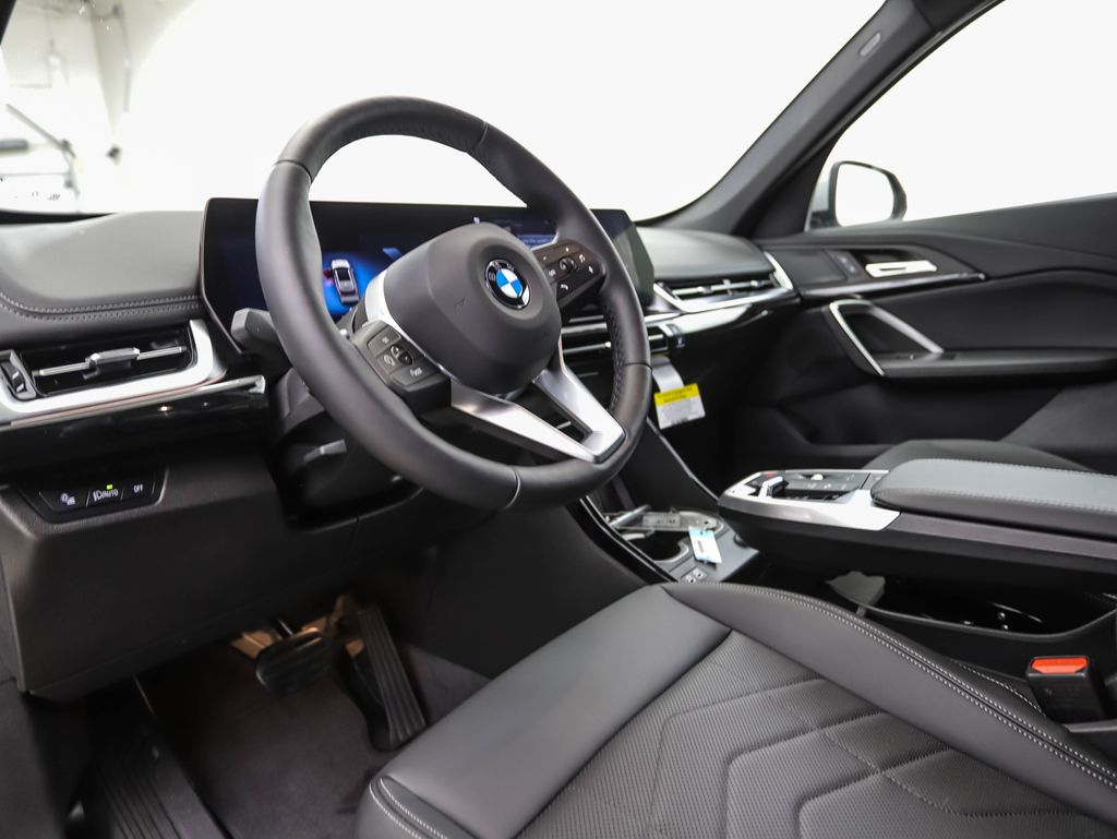 Thumbnail: 2025 BMW X1 - 10