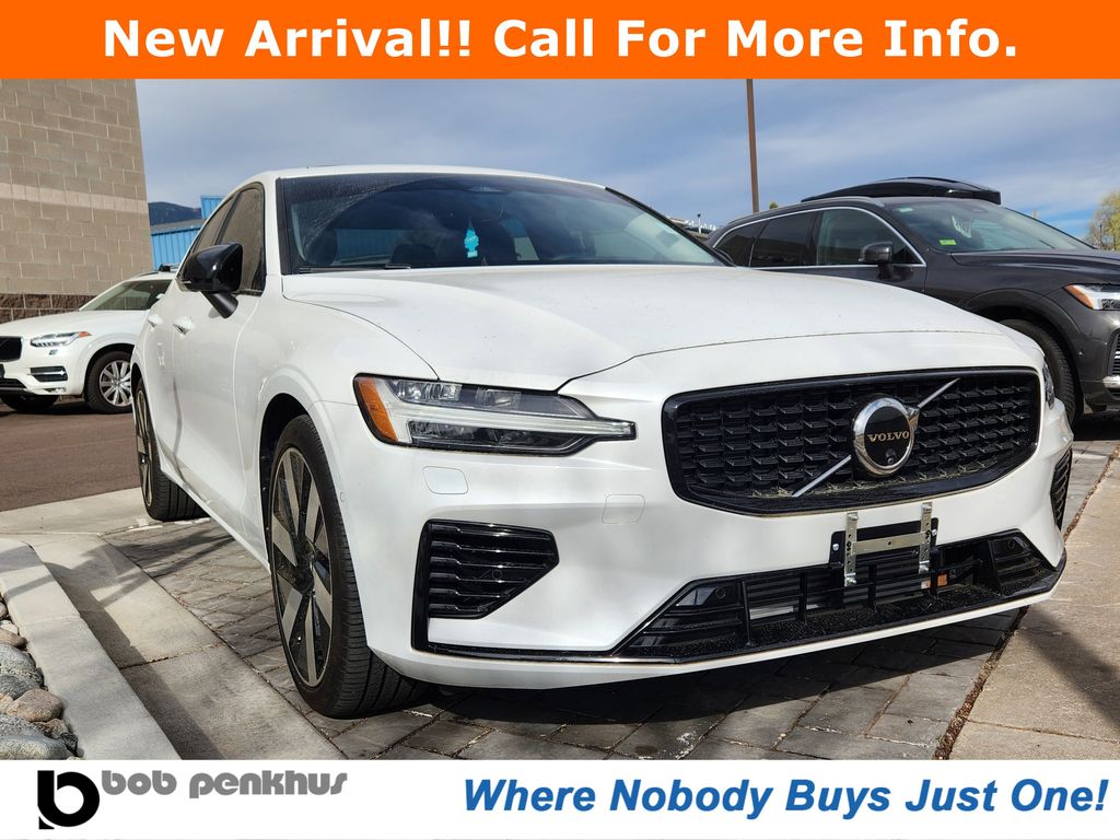 2025 Volvo S60 Plug-In Hybrid T8 Plus