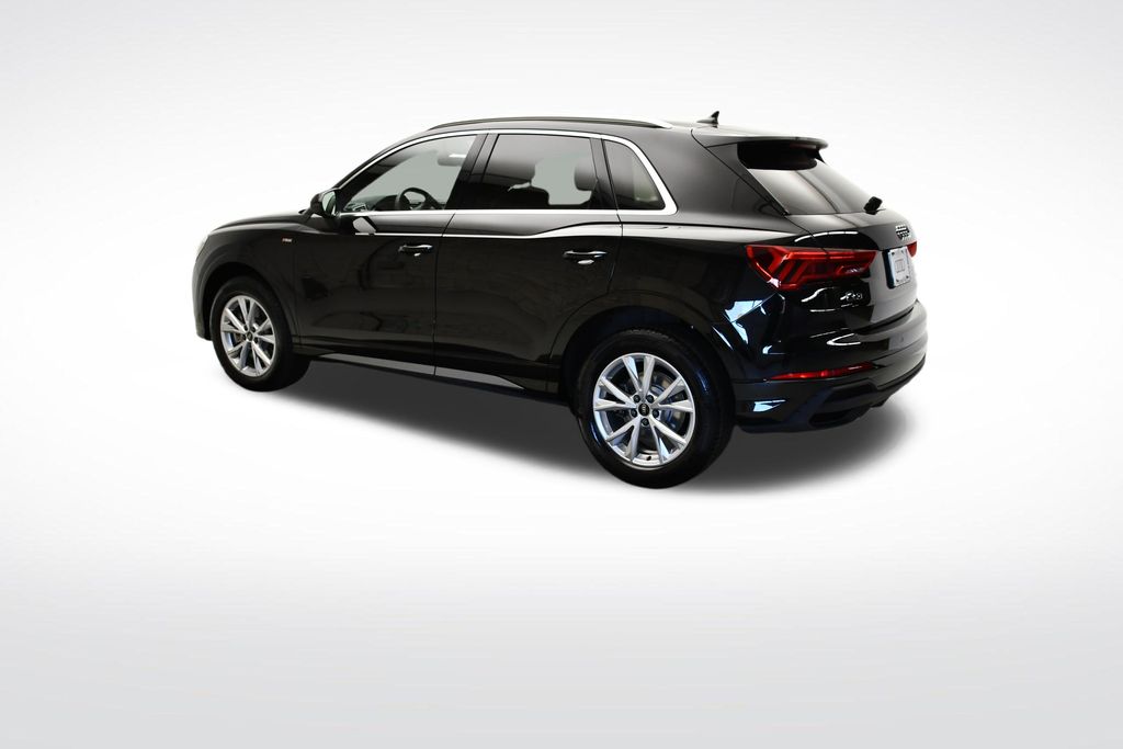 Thumbnail: 2023 Audi Q3 - 3
