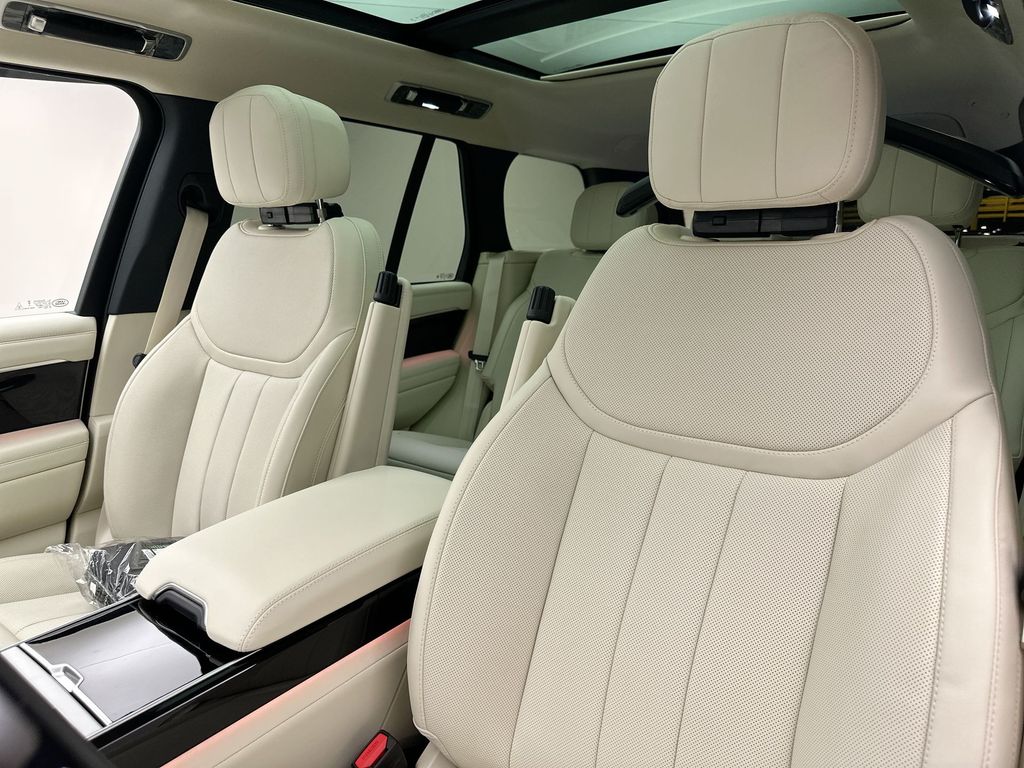 Thumbnail: 2026 Land Rover Range Rover - 10