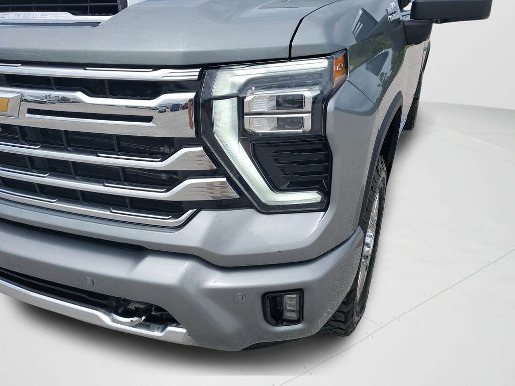 Used 2024 Gray Chevrolet High Country image 25