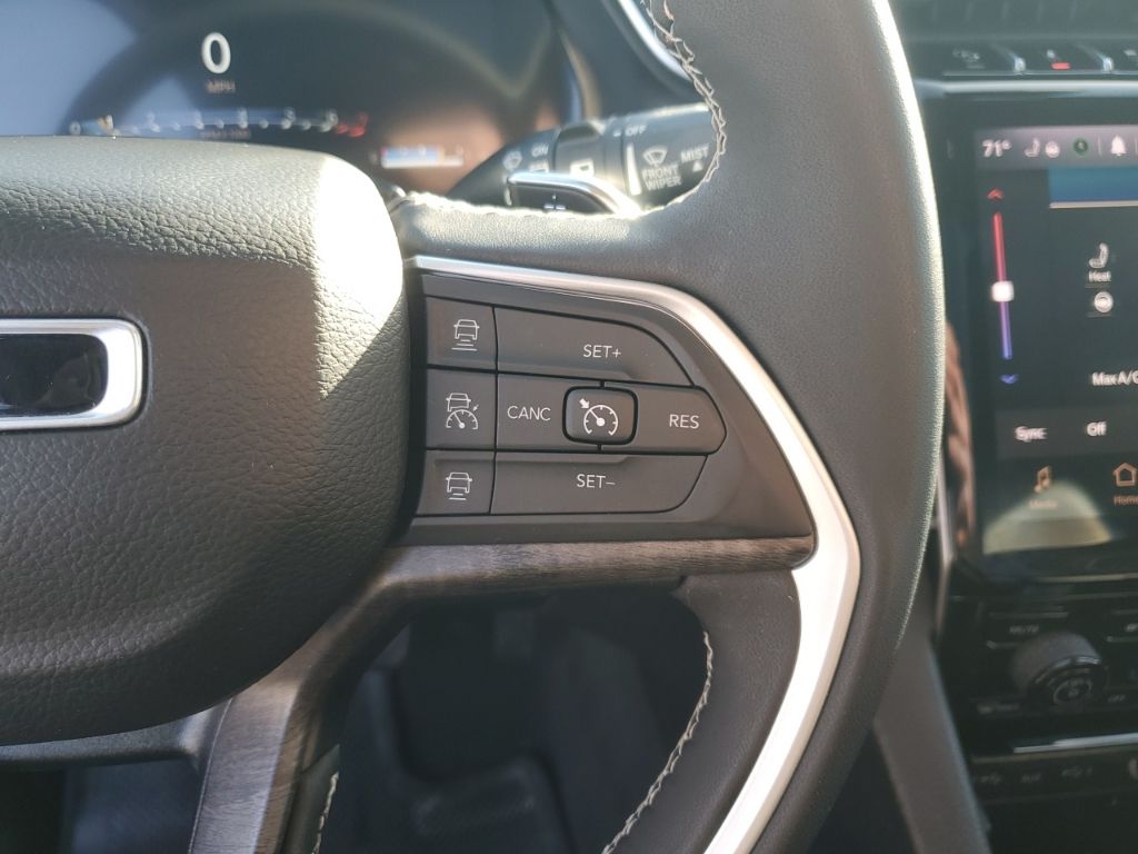 Used Car 2023 Jeep Grand Cherokee L  Limited For Sale Under $30,000 In Austin, Texas