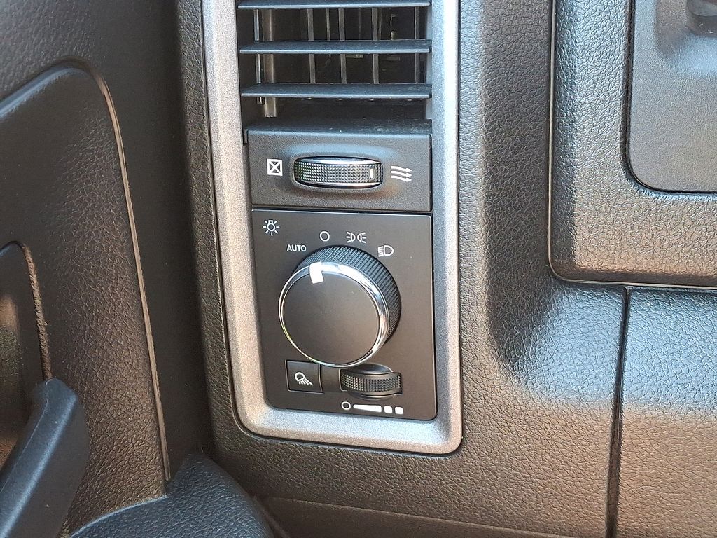 Thumbnail: 2021 RAM 1500 Classic - 22