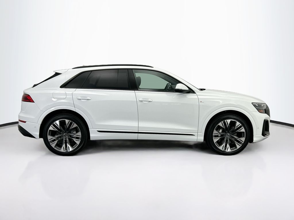 Thumbnail: 2026 Audi Q8 - 4
