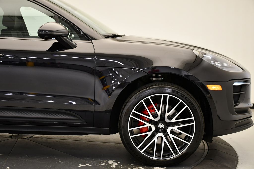Thumbnail: 2026 Porsche Macan - 14