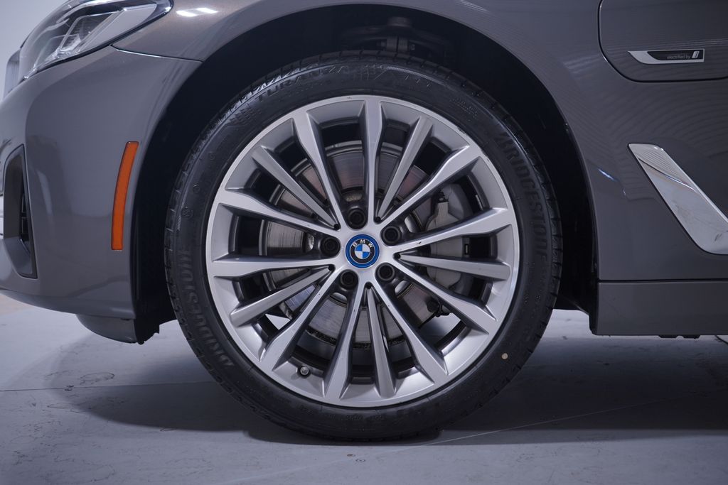 Thumbnail: 2022 BMW 5 Series - 2