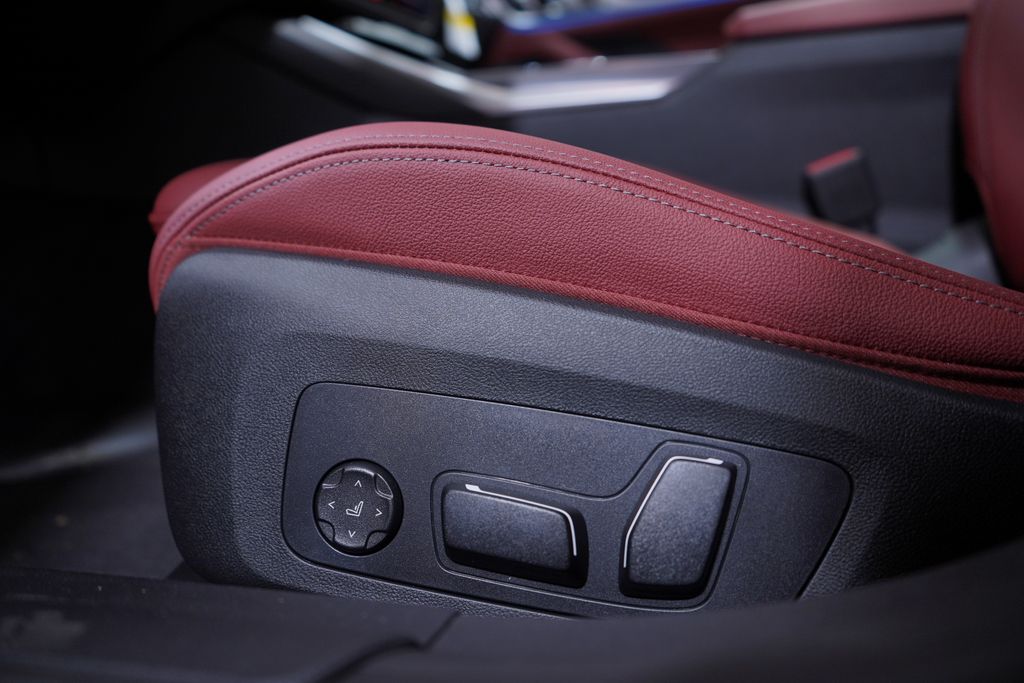 Thumbnail: 2026 BMW i4 - 12