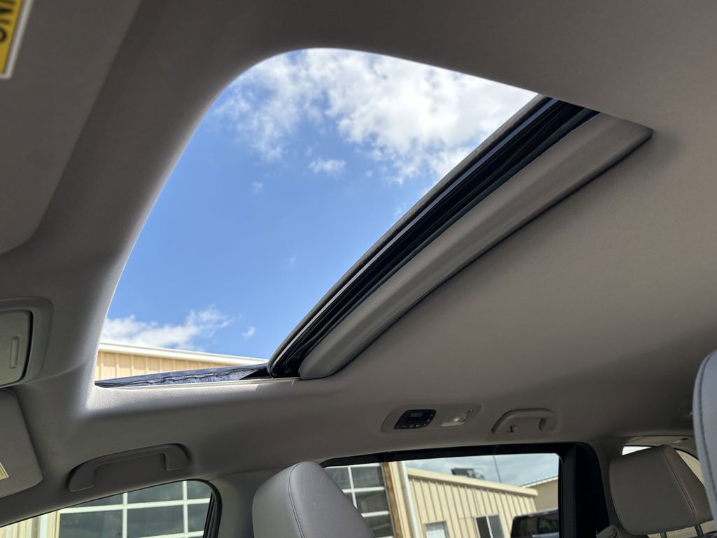 Used 2021 Blue Honda EX-L image 22