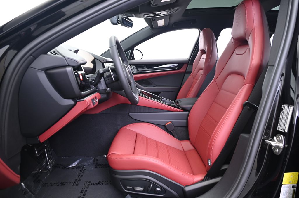 Thumbnail: 2025 Porsche Panamera - 29