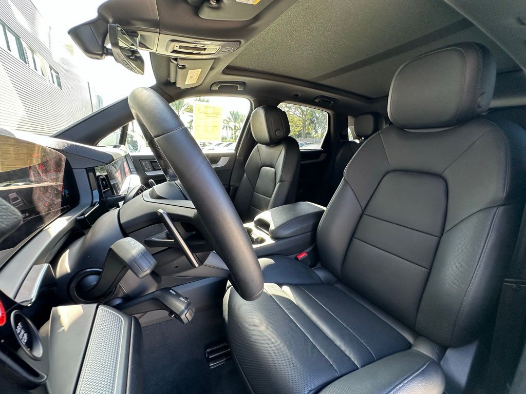 Thumbnail: 2025 Porsche Cayenne - 5