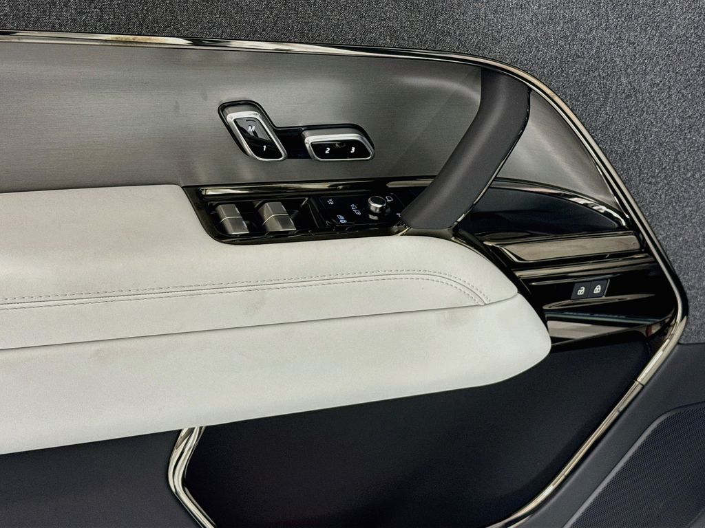 Thumbnail: 2026 Land Rover Range Rover Sport - 24