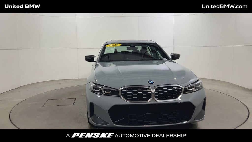 Thumbnail: 2025 BMW 3 Series - 3