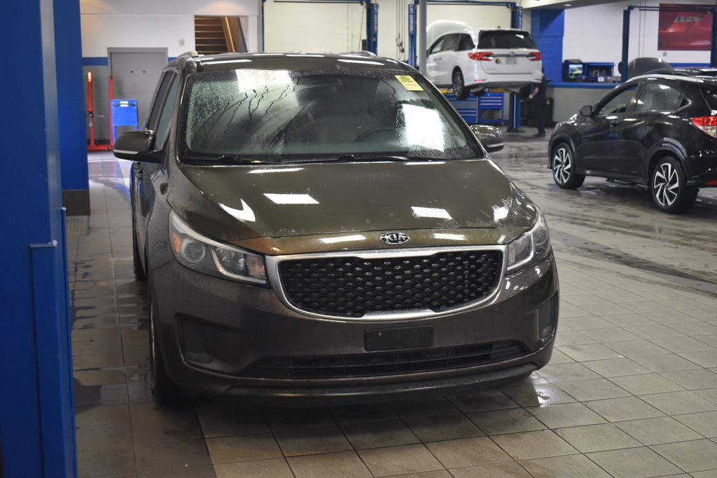 2016 Kia Sedona LX 3