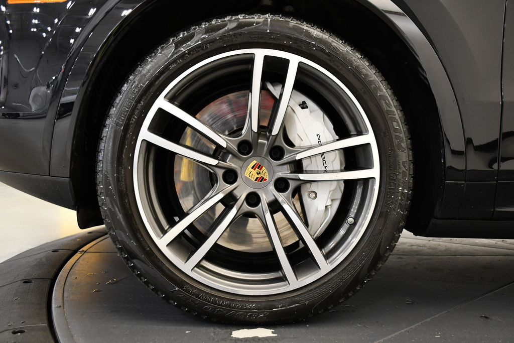 Thumbnail: 2020 Porsche Cayenne - 16