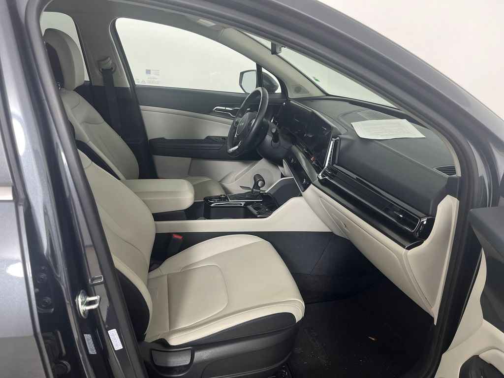 Used 2025 Gray Kia EX image 5
