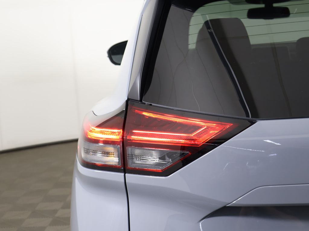 Used 2025 Gray Nissan Rock Creek image 15