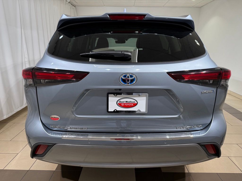 Thumbnail: 2024 Toyota Highlander - 4