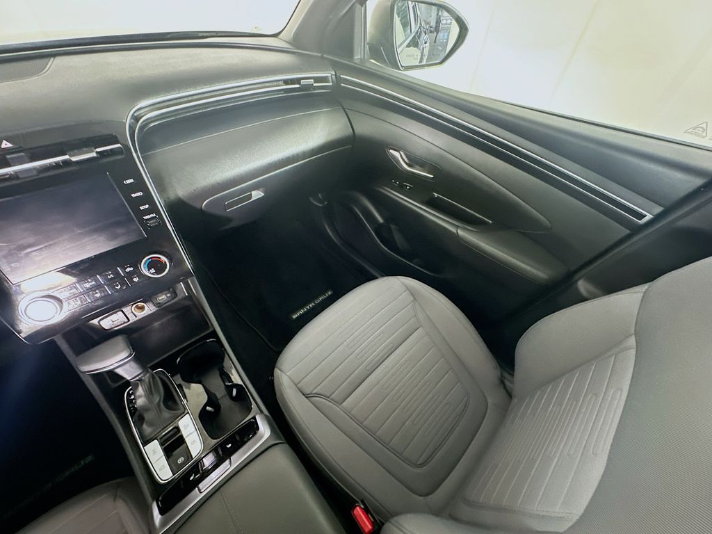 Used 2022 Black Hyundai SEL image 11