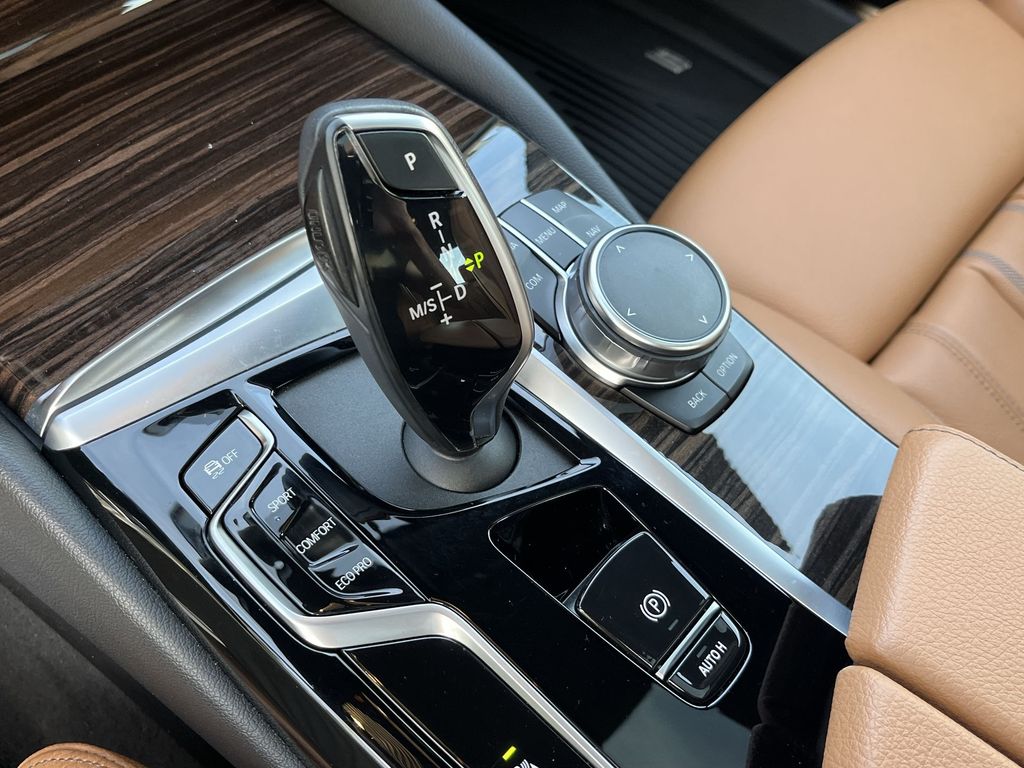 Thumbnail: 2022 BMW 5 Series - 20