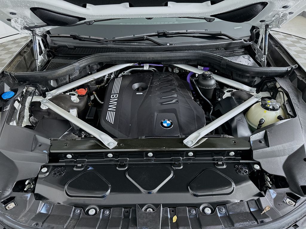 Thumbnail: 2025 BMW X7 - 32