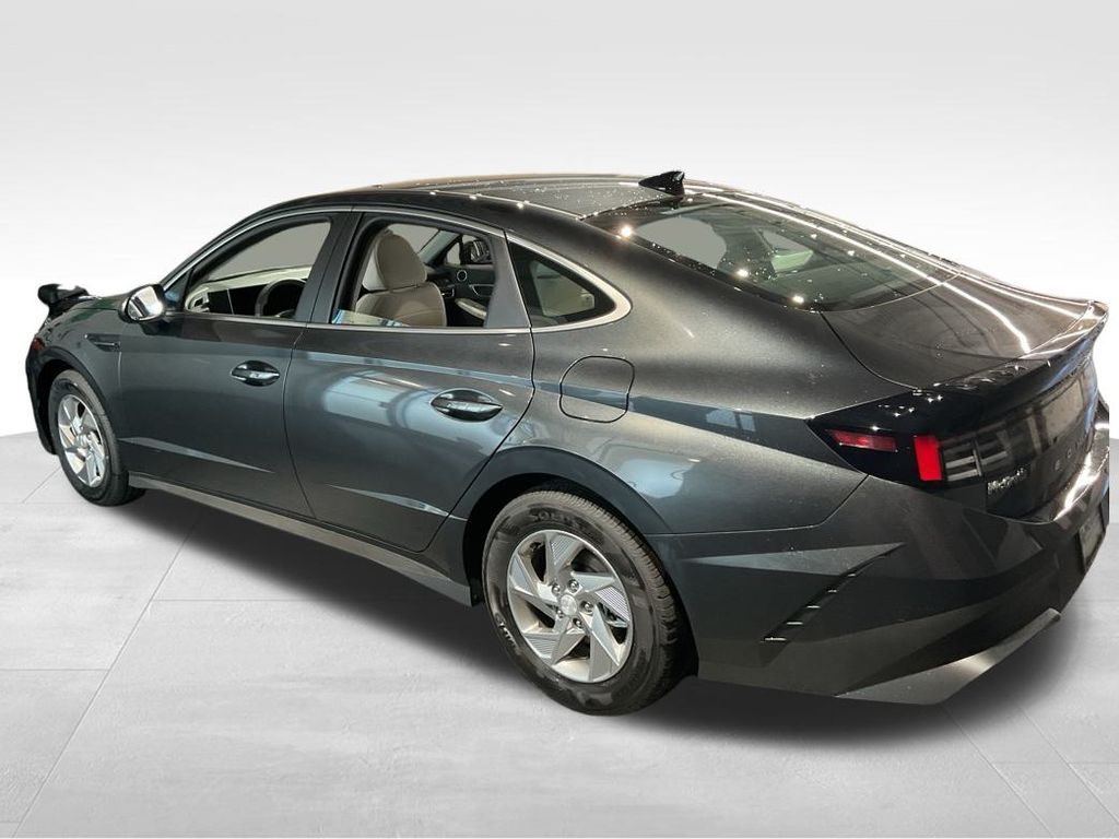 New 2026 Gray Hyundai SE image 5