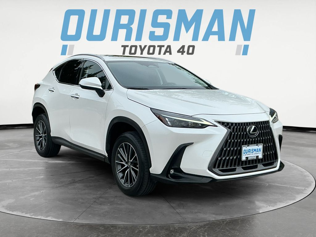 2022 Lexus NX 350's photo