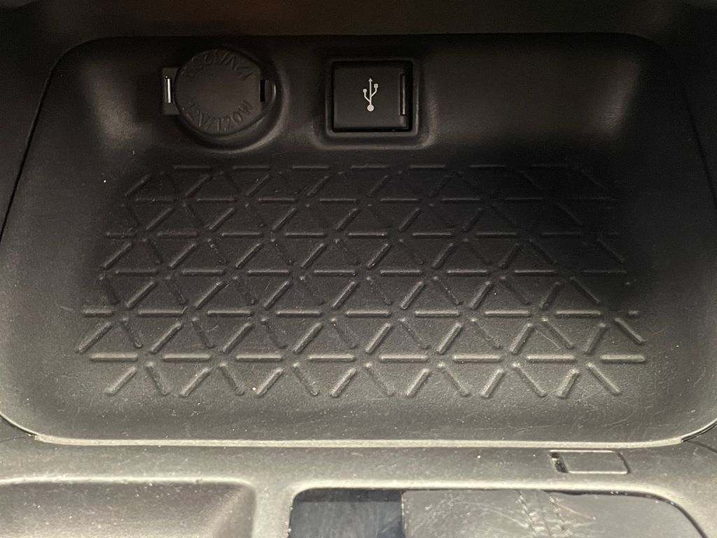 2021 Toyota RAV4 LE 27