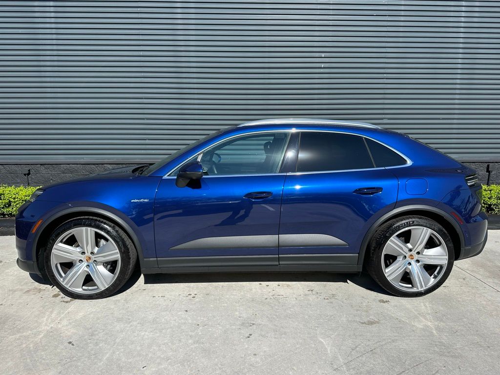 Thumbnail: 2024 Porsche Macan - 2