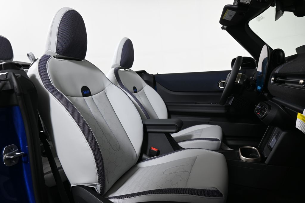 Thumbnail: 2026 MINI Cooper - 27