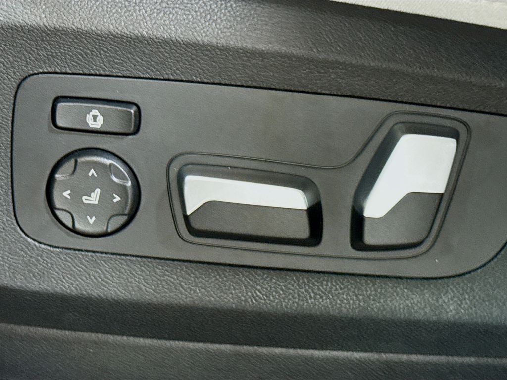 Thumbnail: 2026 BMW X5 - 4