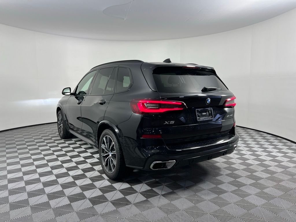 Thumbnail: 2023 BMW X5 - 8