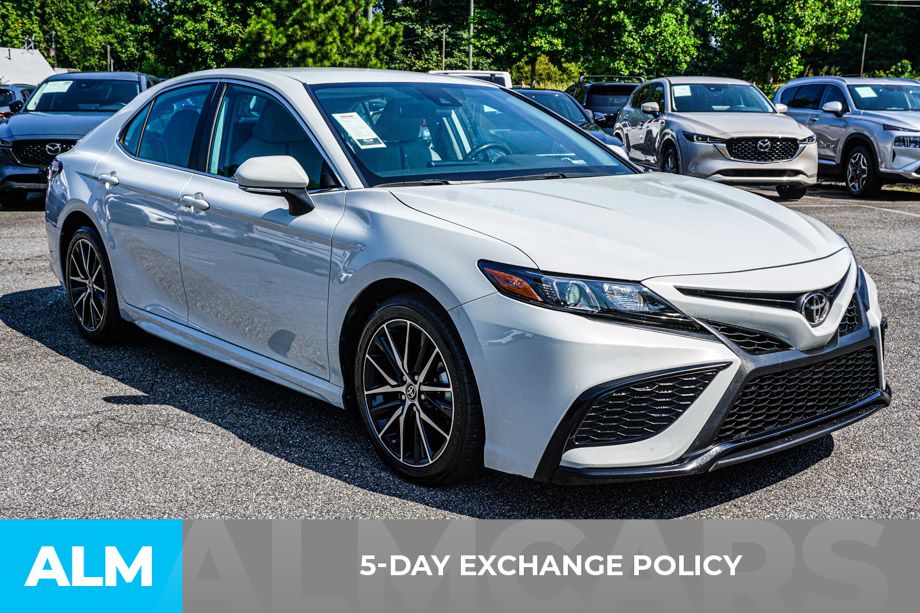 2023 Toyota Camry SE photo 3