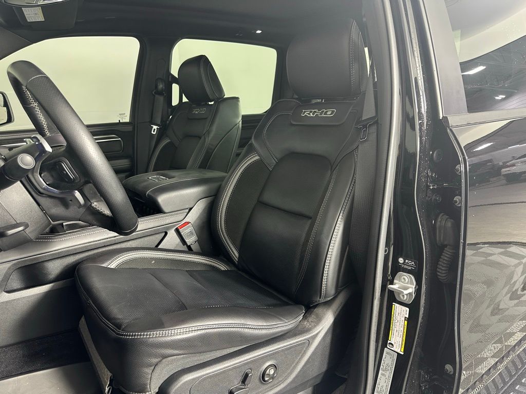 Thumbnail: 2025 RAM 1500 - 10