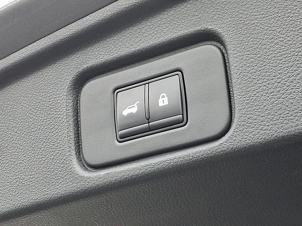 Thumbnail: 2023 Nissan Pathfinder - 32