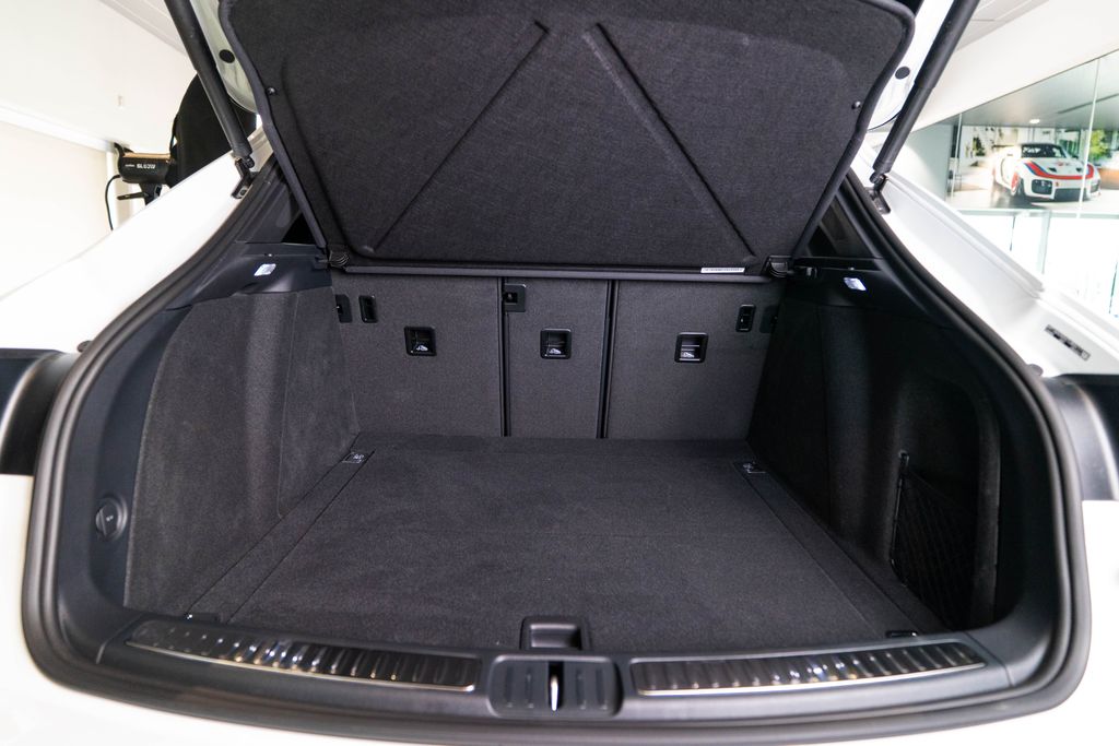 Used 2026 Porsche Macan SUV