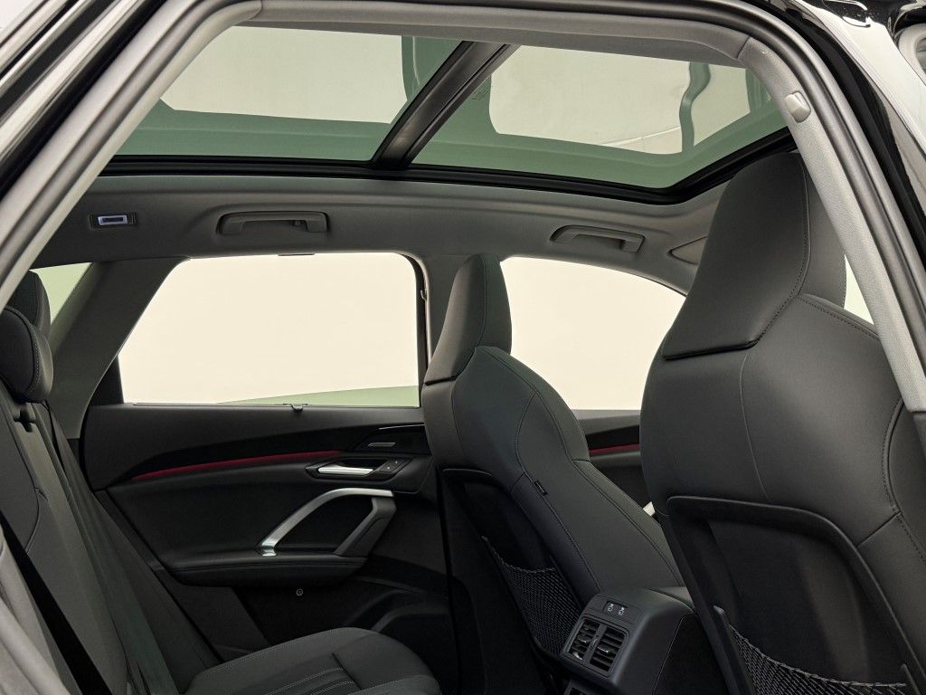 Thumbnail: 2025 Audi Q5 - 10