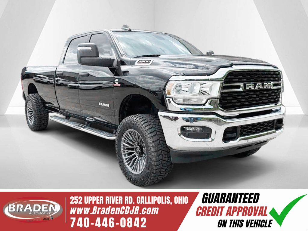 Diamond Black Crystal Pearlcoat 2024 RAM 3500 Big Horn Crew Cab LB 4WD Pickup Truck Four-Wheel Drive 6-Speed Automatic