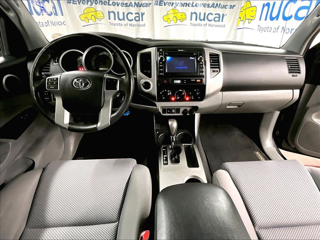 2013 Toyota Tacoma — photo 21