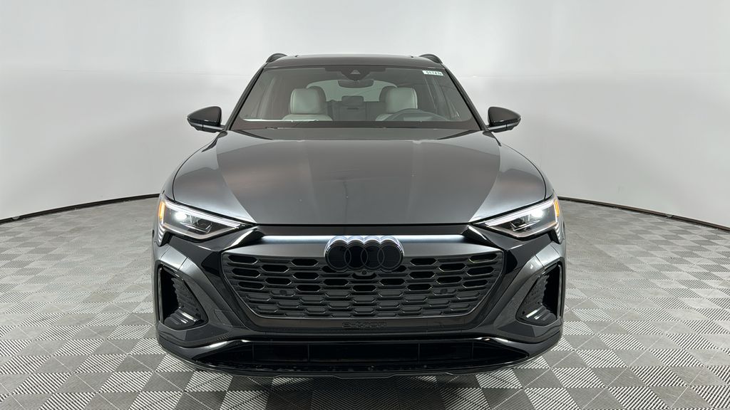 2024 Audi Q8 e-tron  8