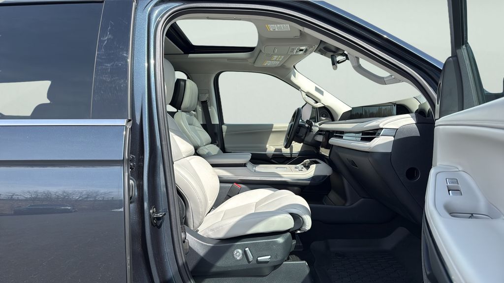 2025 Lincoln Navigator