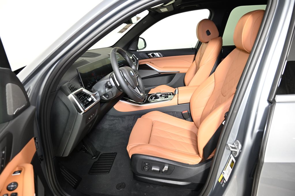 Thumbnail: 2026 BMW X5 - 15