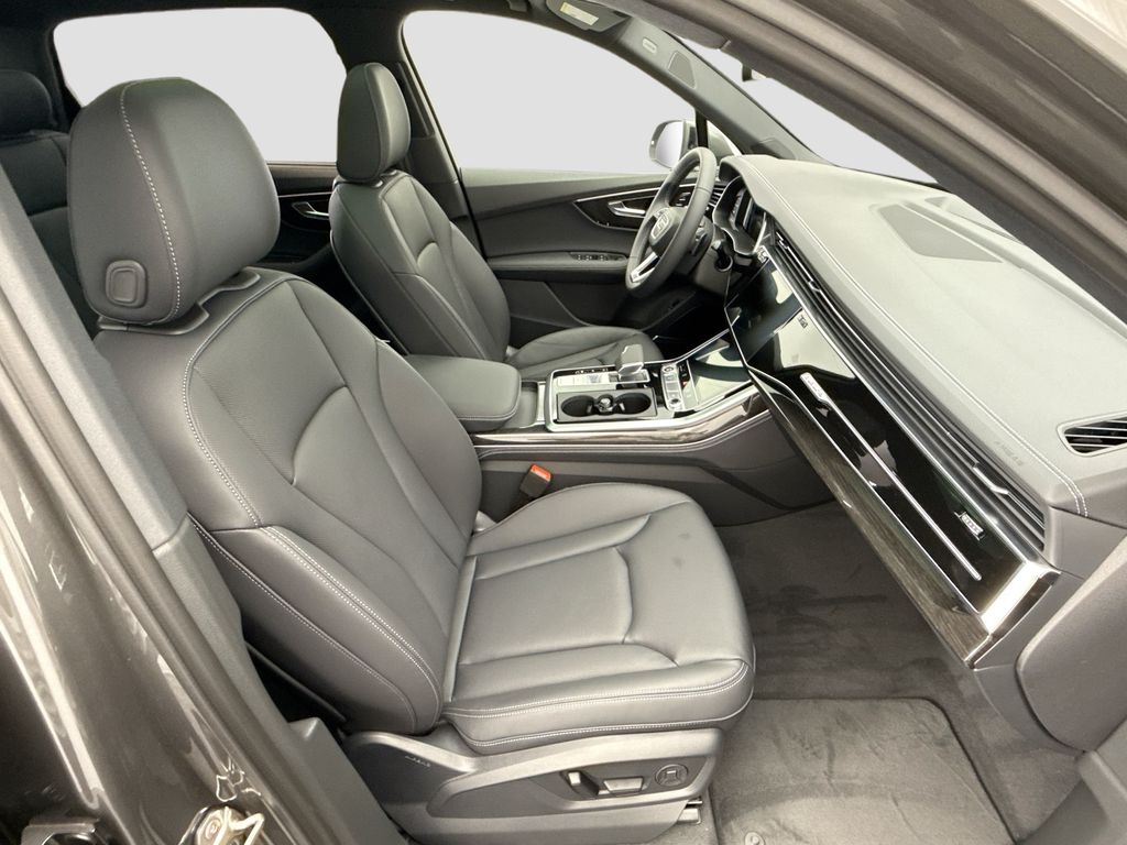 Thumbnail: 2026 Audi Q7 - 20