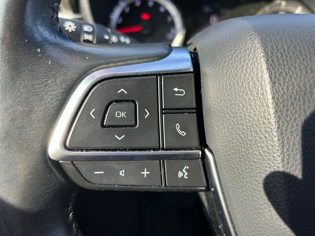 2021 Toyota Highlander LE 27
