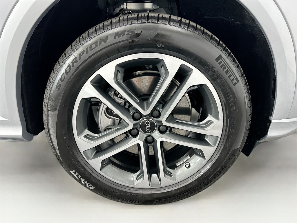 Thumbnail: 2025 Audi Q5 - 32